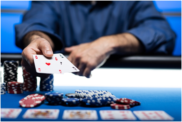 Tips to stay focused and win more money in an online poker tournament